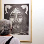 Emotivos reencuentros familiares al desaparecer normas COVID