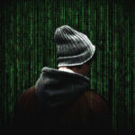 Niño de dos años sale solo a la calle de madrugada; sus papás estaban de fiesta