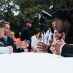 Joan Manuel Serrat cumple 80 años entre premios y homenajes