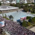 Cae autobús con 25 personas dentro de una obra en construcción en España, 2 corren peligro