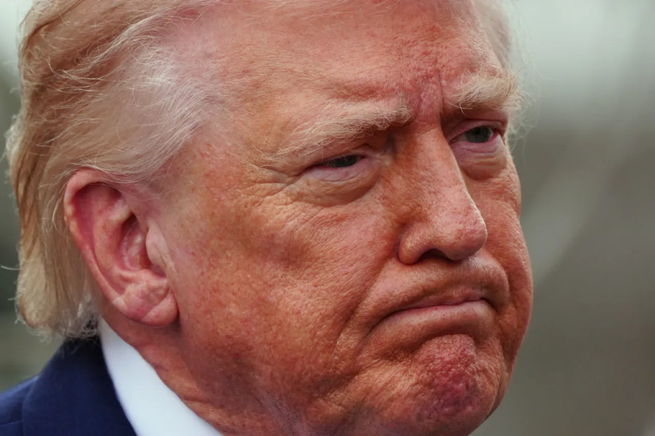 Trump desafía la tradición al presentarse en la Corte Suprema durante un alegato clave